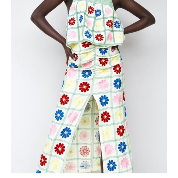 Zara limited edition embroidered midi skirt - Picture 2 of 7